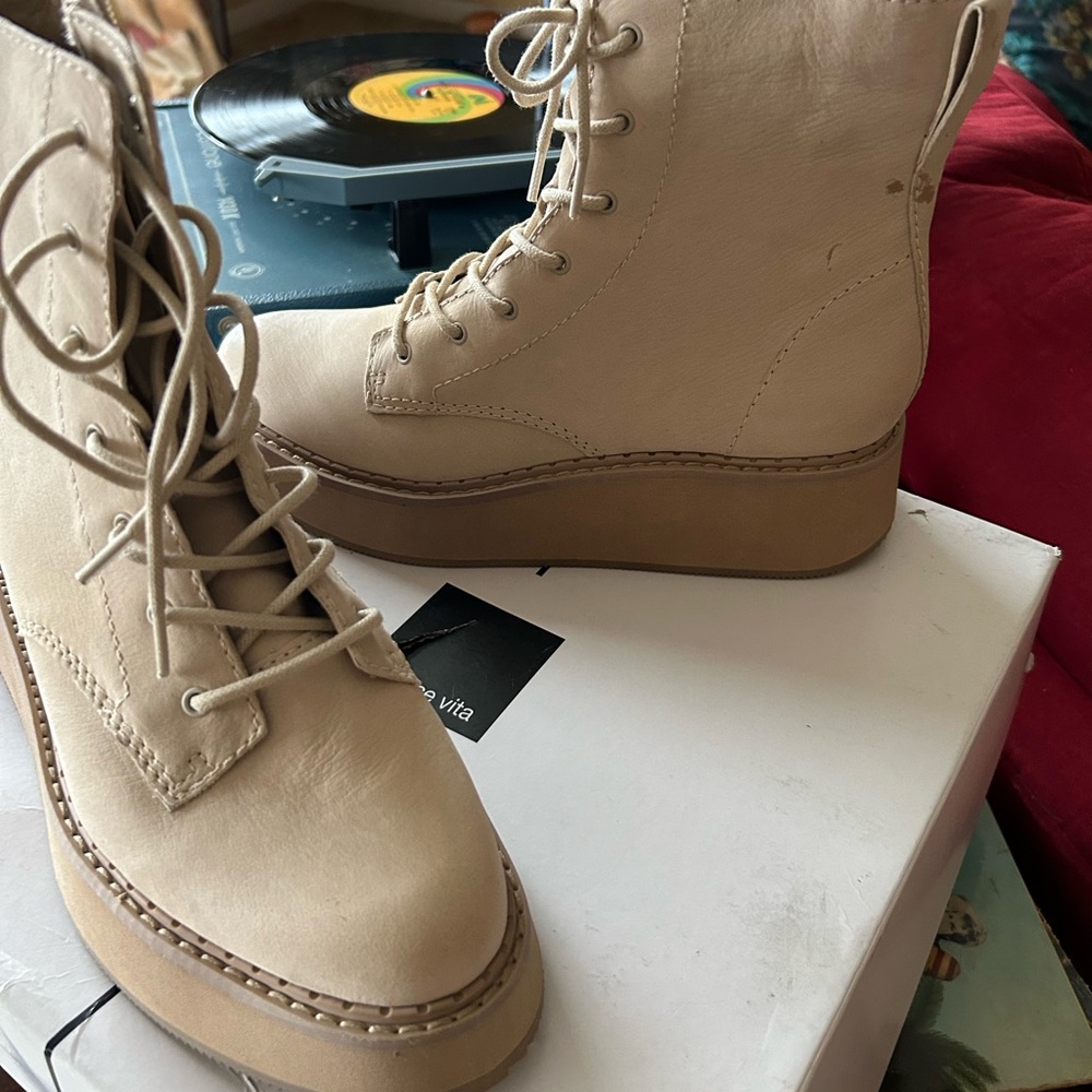 Dolce Vita Adyson Cream Lace-Up Boots New in Box 6.5